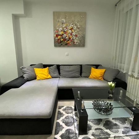 Apartman Nada Apartment Славонски брод Екстериор снимка