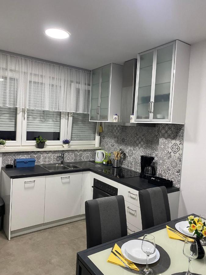 Apartman Nada Apartment Славонски брод Екстериор снимка