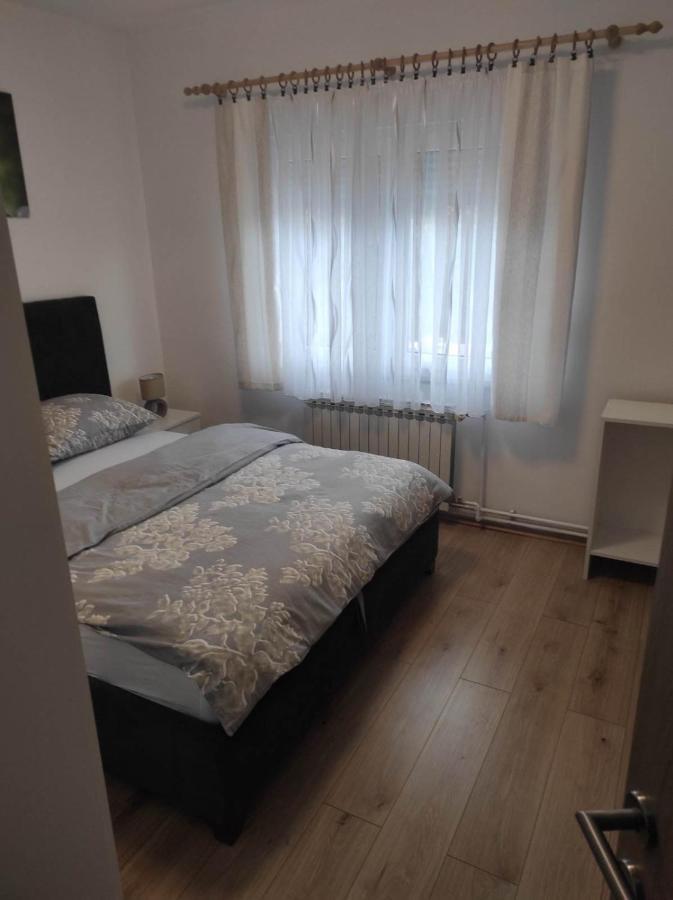 Apartman Nada Apartment Славонски брод Екстериор снимка